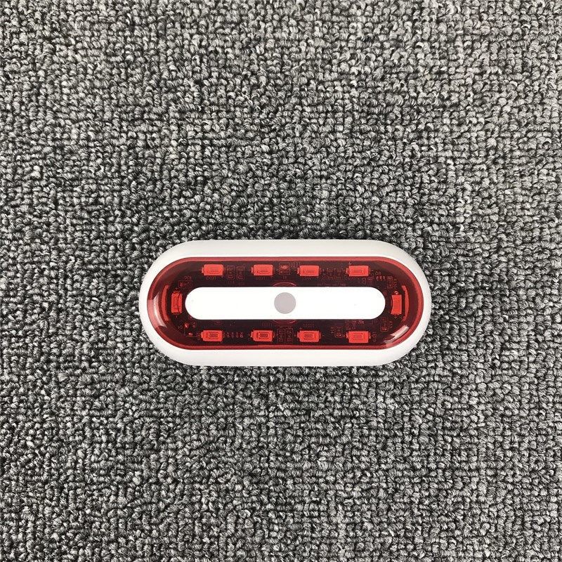 Casco luz de advertencia de la batería de litio de la noche de montar luz trasera luz de la bicicleta eléctrica casquillo decorativo tienes hambre para la conducción