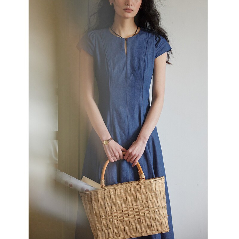 Soljghter French One-Button Round Neck Waist Dress Summer 2025 New Elegant Slim Long Skirt Soljghter French One-Button Round Neck Waist Dress Summer 2025 New Elegant Slim Long Skirt
