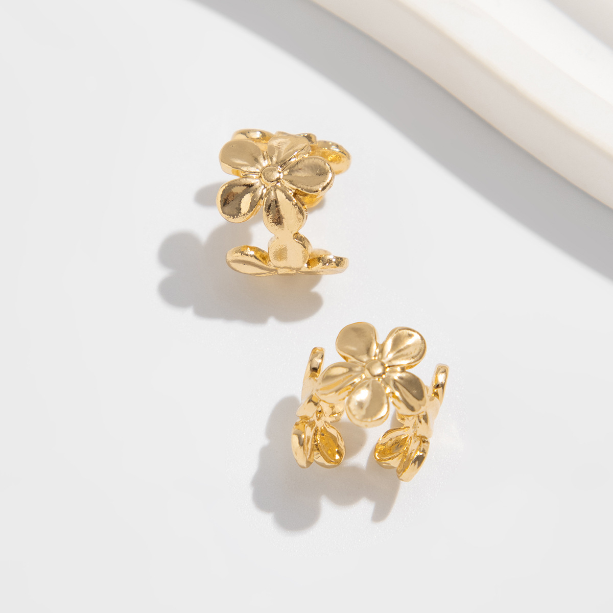 European and American Cross-Border Jewelry Beach Vacation Style Starfish Scallop Pendant Earrings Design Ins Metal Flower Ear Clip undefined