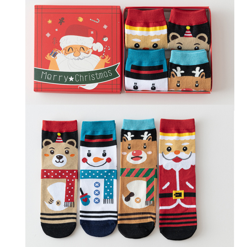 Medias de Navidad transfronterizas caja de regalo otoño y invierno nuevos productos de dibujos animados estereoscópicos lindos calcetines de mediana de mujer mediana medias rojas de Navidad al por mayor