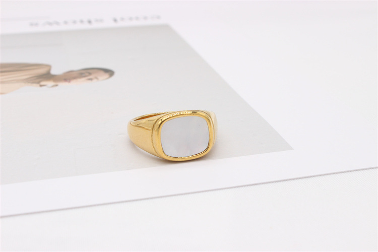 1 Piece Quantity Wholesale Simple Style Square Titanium Steel Shell Rings