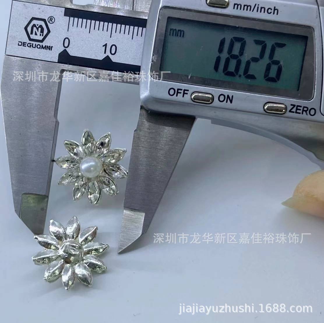 现货直销合金镶钻钮扣外套毛衣小仙风领角装饰扣子