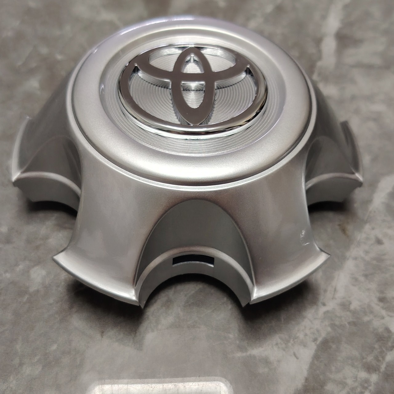 Wheel Hub Center Cap For Toyota Tacoma 05-14 4Runner SR5 03-09 Land Cruiser Prado