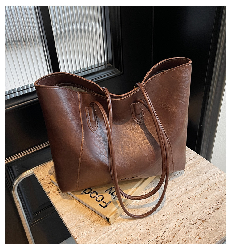 2024 niche design tote new high-end commuting women's large capacity shoulder bag trend_voghion.com
