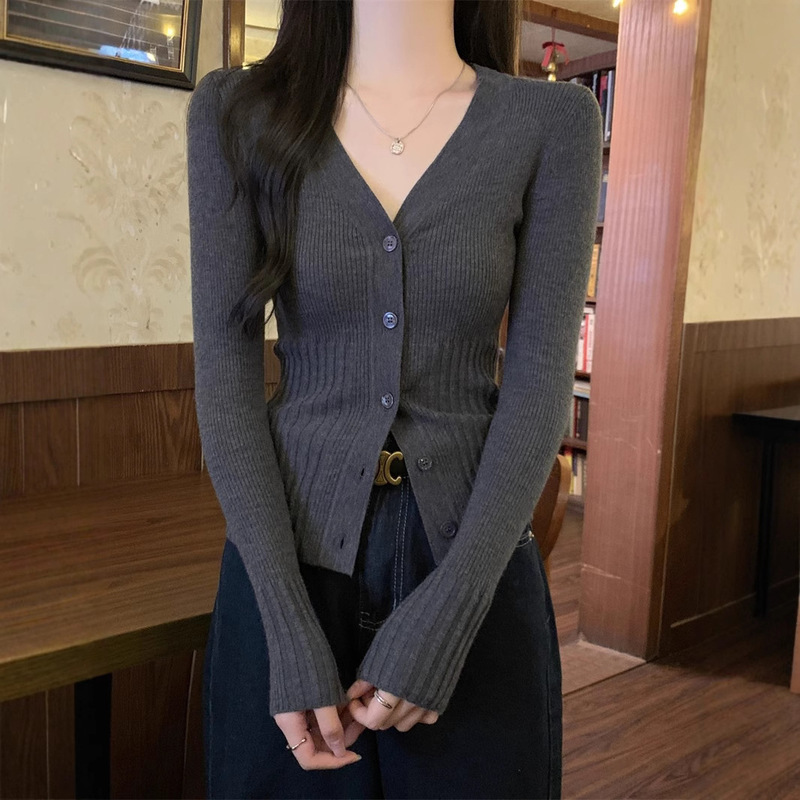 Autumn V-neck Elegant Design Knitted Inner Cardigan Women's Slim-fit Slimming Thin Base Shirt Early Autumn Top