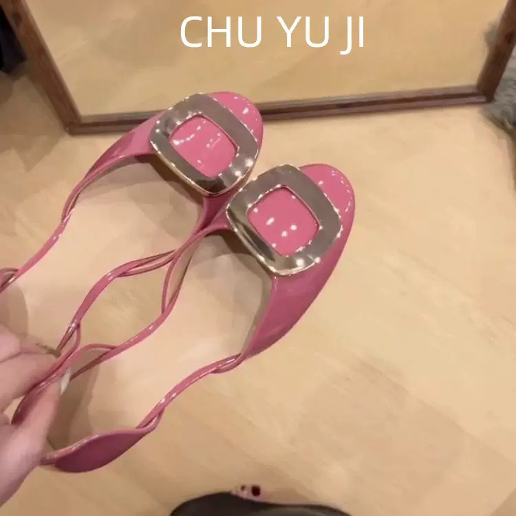 初遇季内增高金属方扣通勤单鞋2026春季百搭中空平底包头凉鞋