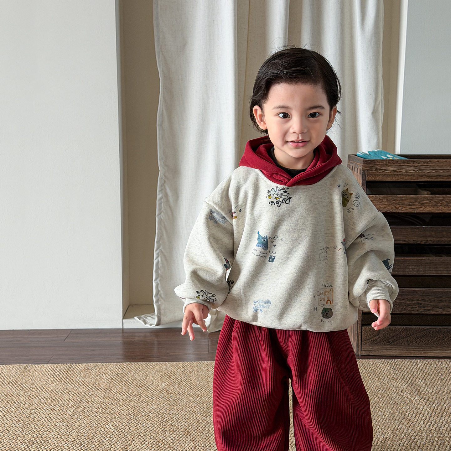 Fun printed hooded sweatshirt (one-piece fleece)