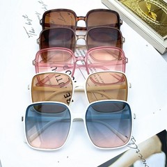 2023 new style square sunglasses for women, gradient sunglasses, trendy anti-UV retro sunglasses for men