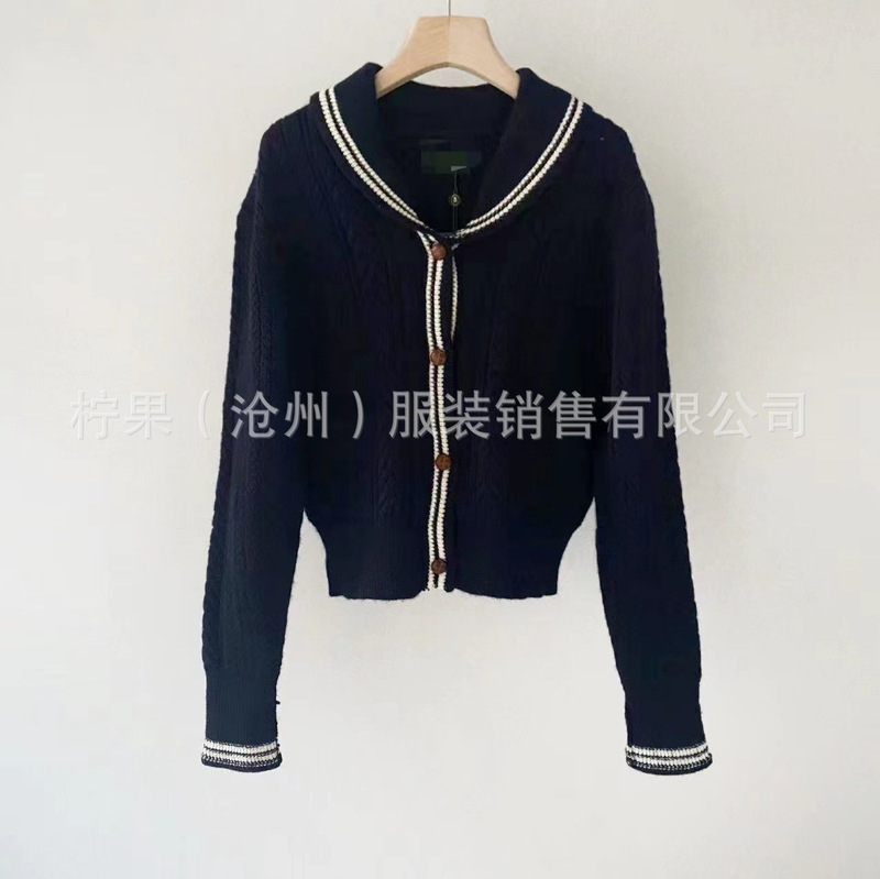 Now, Korean Designer Dongdaemun Has Released a Dark Blue Navy Collar Sweater Cardigan Feve Now, Korean Designer Dongdaemun Has Released a Dark Blue Navy Collar Sweater Cardigan Feve