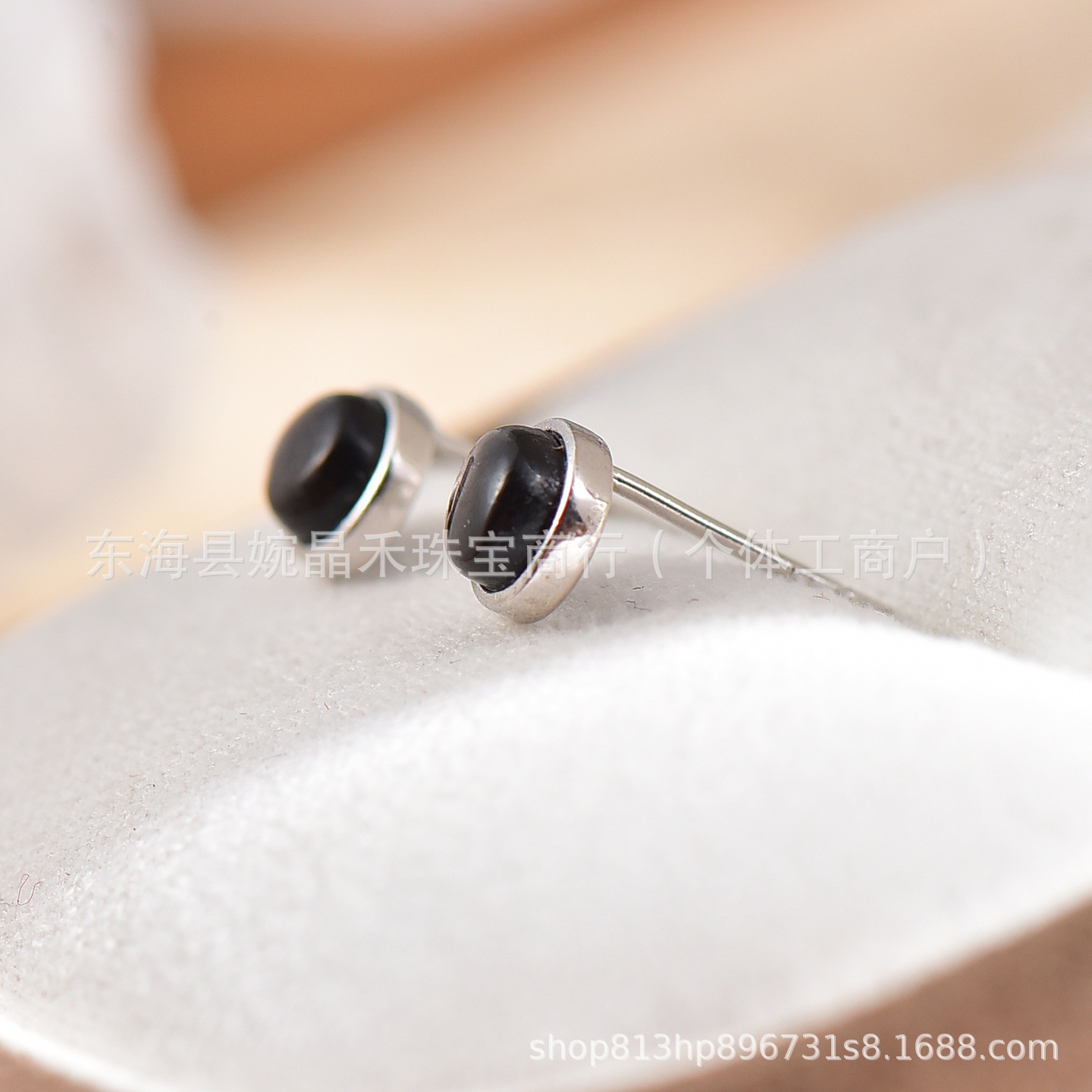 Natural goldstone earrings 5mm women's model S925 silver inlaid with black gloss finish, factory stock available for wholesale