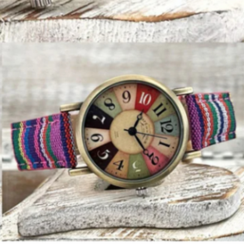 Reloj hippie bohemio de colores – patrón multicolor de arcoíris, fabricante, stock