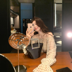 һ�ּ粨�cѩ���r��Ů�＾��������һ�ּ��������·�ʽ�������r��