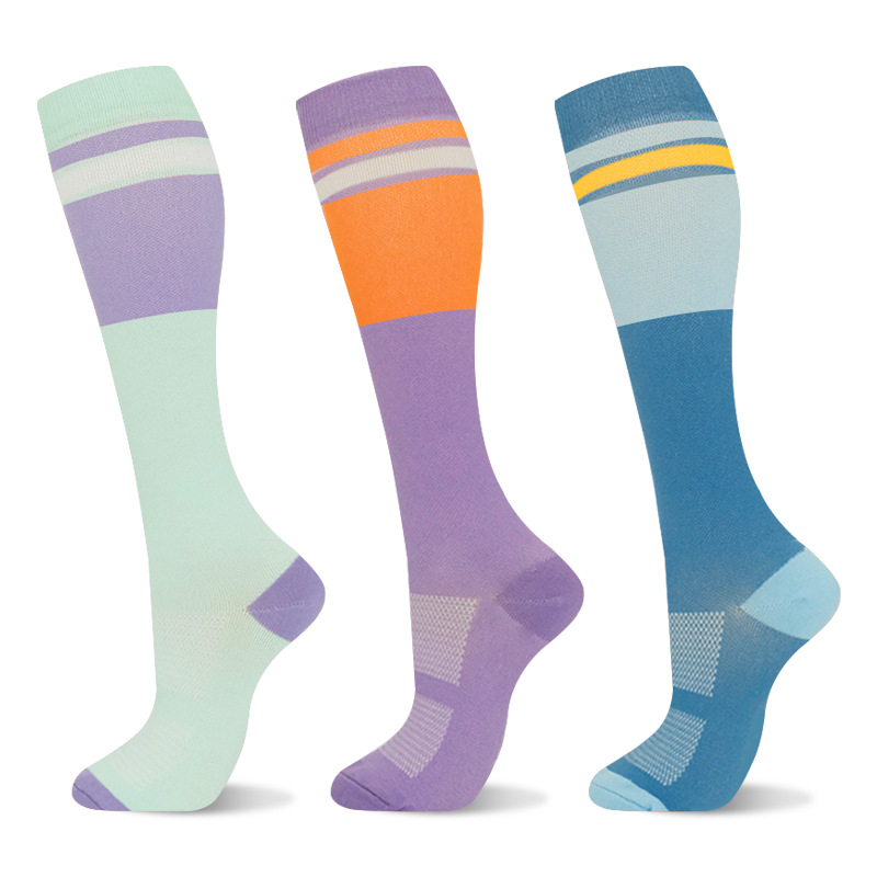 Calcetines de compresión transfronterizos Calcetines de pantorrilla Calcetines elásticos Deportes Ciclismo Correr Calcetines de yoga Calcetines de compresión de tubo largo para hombre Spot para mujer