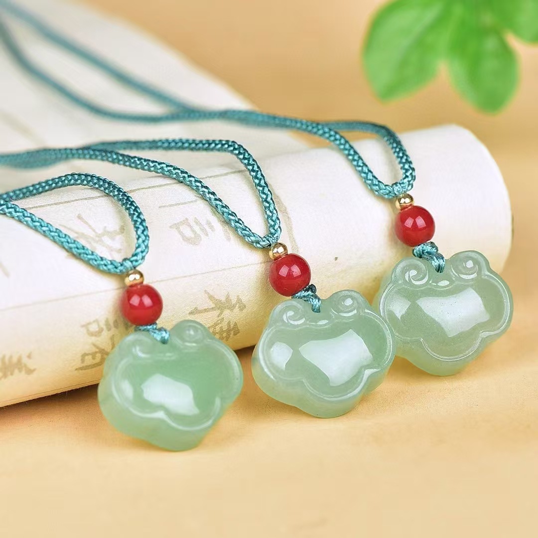 천연 AVENTURINE 핑 버클 펜던트 RUYI 잠금 옥 옥 우시 브랜드 GUANYIN 펜던트 라이브 공급 도매