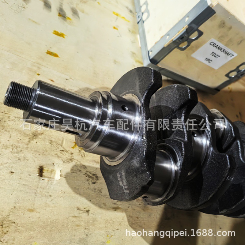 The TD27 crankshaft is suitable for Nissan Capstar OE12200-6T000