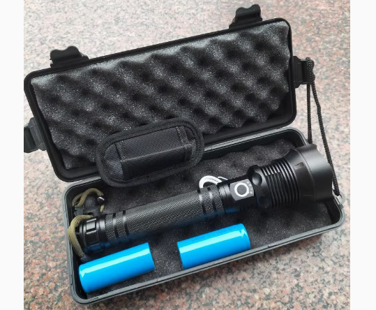 The new P50P90 aluminum alloy flashlight flood emergency warning electric telescopic zoom flashlight