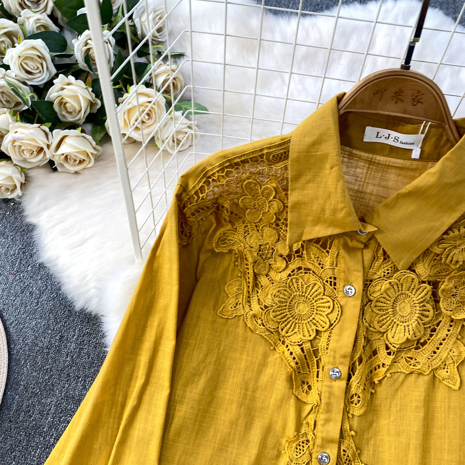 Women's Floral Collared Shirt Breathable Lace Top mid Length Cardigan Coat Casual Style Sun Protection Gentle Hollowed out for Spring And Autumn_ecoleips.com