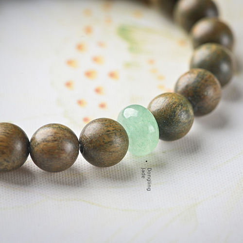 Green Sandalwood Bracelet for Women, Wooden Mori-Style Bracelet, Vintage Chinese-Style Sandalwood Beaded Bracelet—Single-Turn Design for Couples, Also Ideal as a Buddhist Prayer Bead Accessory for Men