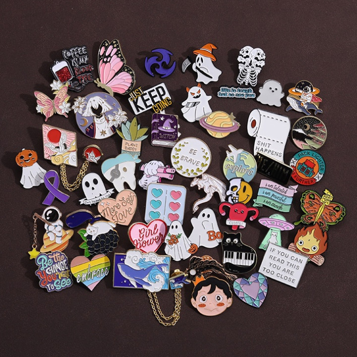 Broche de dibujos animados multi-estilo de lote mixto broche aleatorio ciego caja de entrega no recoger estilo 10-50 piezas conjunto traje al por mayor
