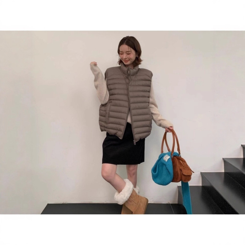 Gray Ribbed down Vest for Women, Autumn and Winter Outerwear, 2025 New Trendy Popular Style Vest Jacket