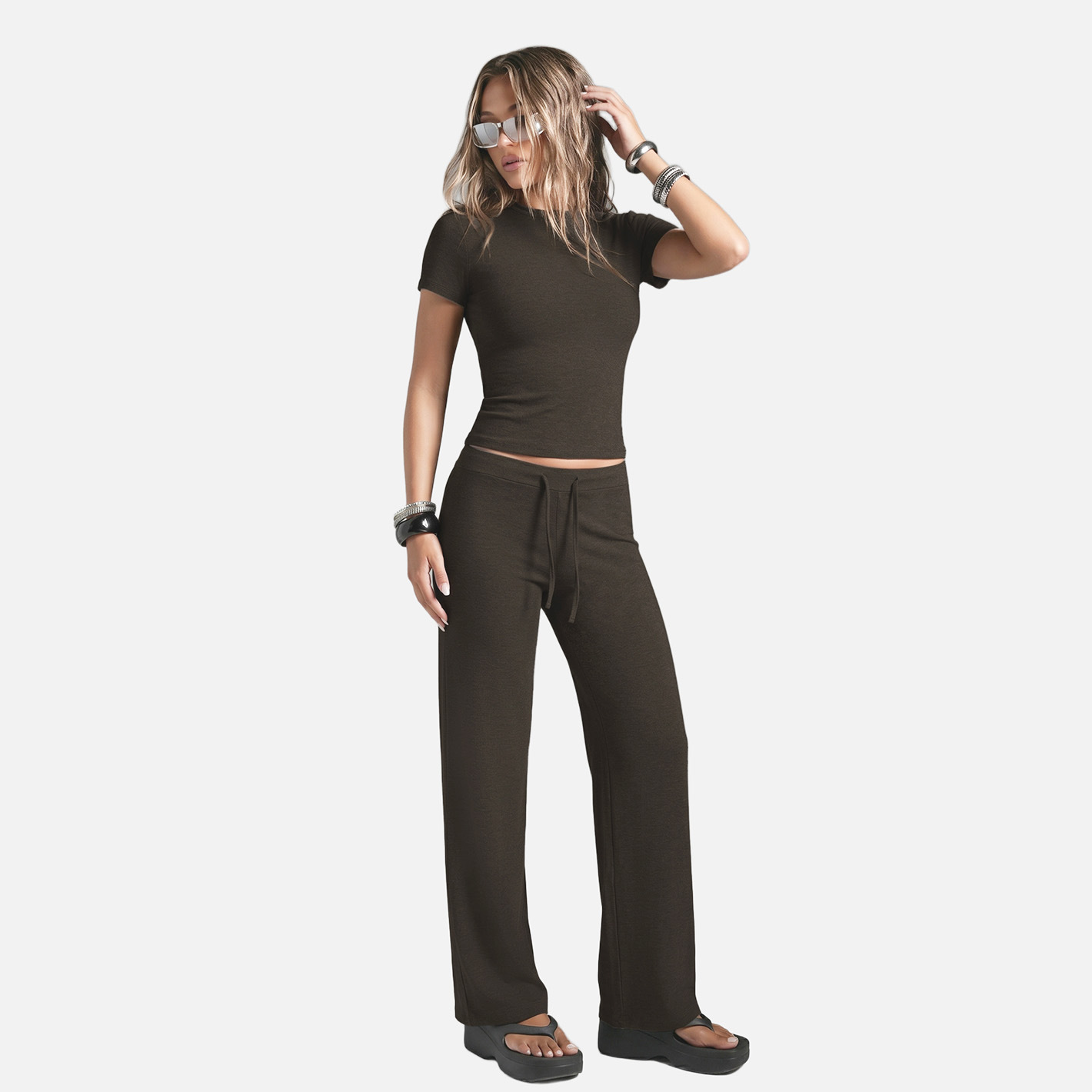 Deportes transfronterizos al aire libre de mangas cortas pantalones rectos desnudos sensación casual ropa de yoga fitness set