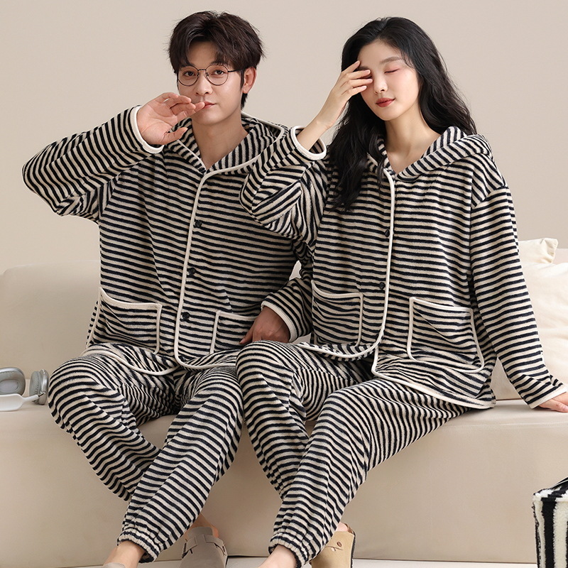 Otoño y invierno 2024 nueva pareja encapuchada pijama franela con camisa gruesa para hombres y mujeres ropa de hogar de dos piezas