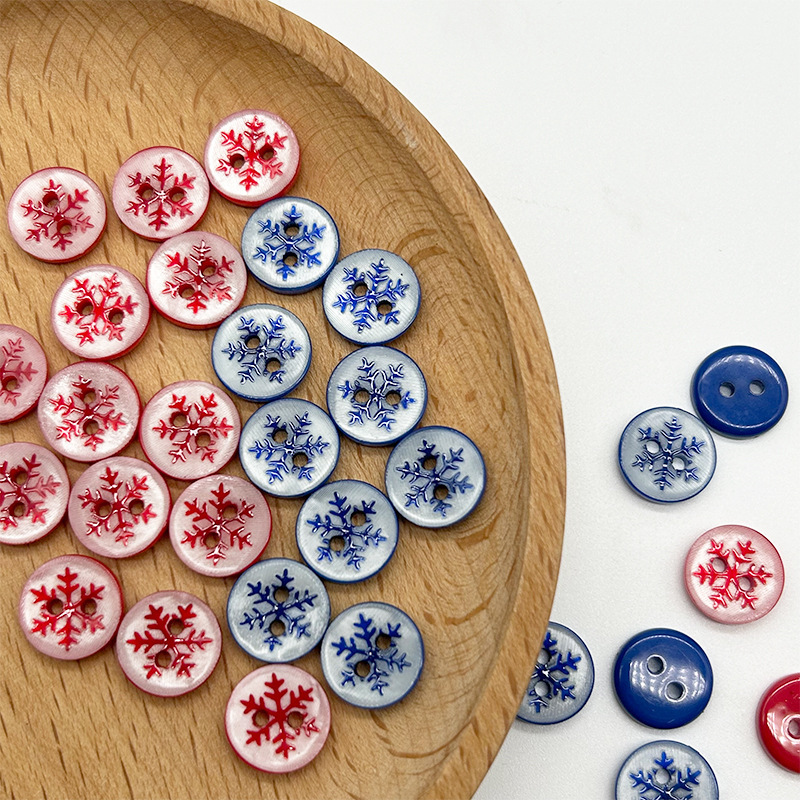 1.1cm Red Blue Snowflake Button Manhattan Two Eyes Snowflake Button Shirt Cardigan Sweater Trim 1.1cm Red Blue Snowflake Button Manhattan Two Eyes Snowflake Button Shirt Cardigan Sweater Trim