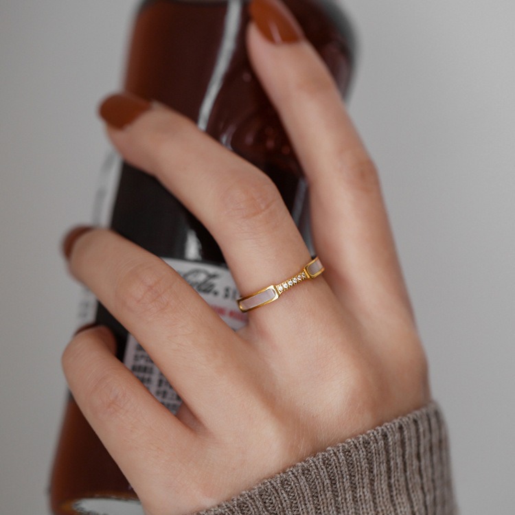 Oval Moissanite Engagement Ring Fine Halo Ring Vintage Style_voghion.com