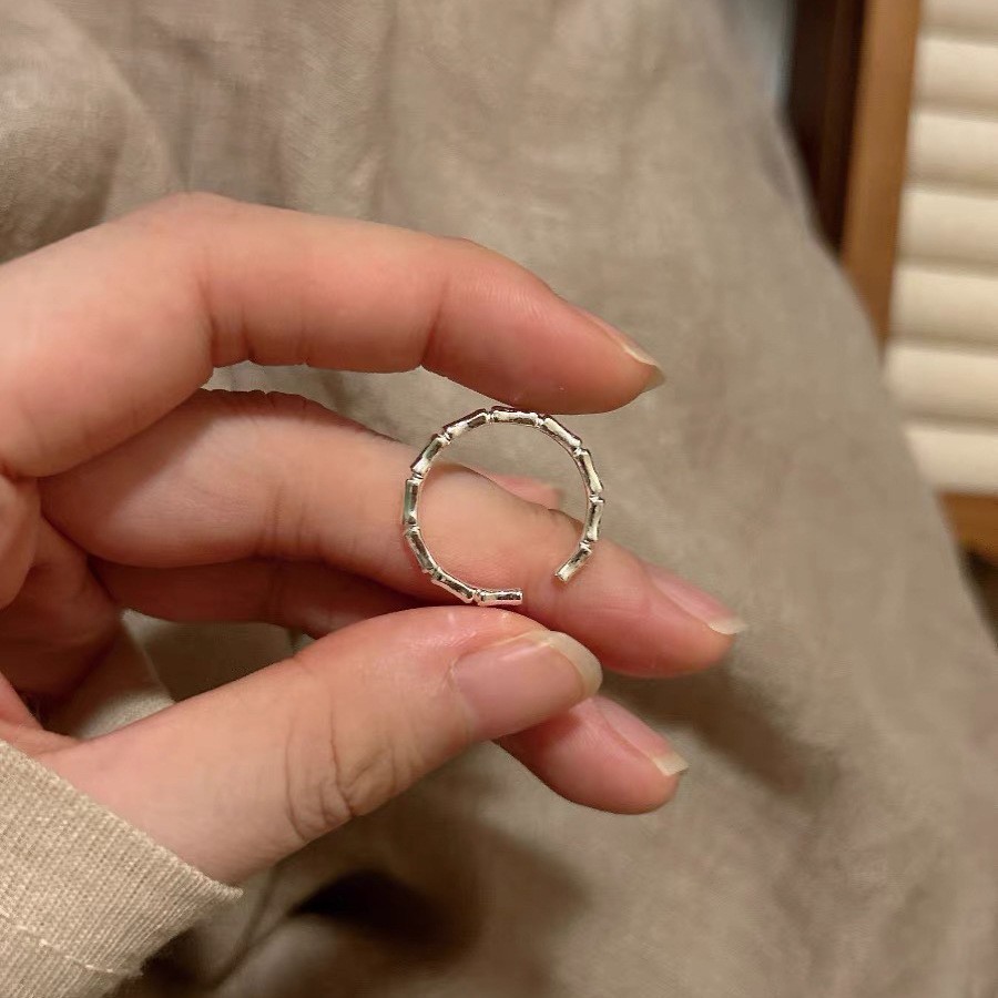 韓国版の不規則な925スターリングシルバーの女性用多用途リング、ニッチなインスタイルのデザイン、色あせしない組み合わせリング