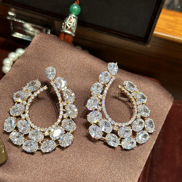 Elegant geometric earrings with zircon drop-shaped for bride