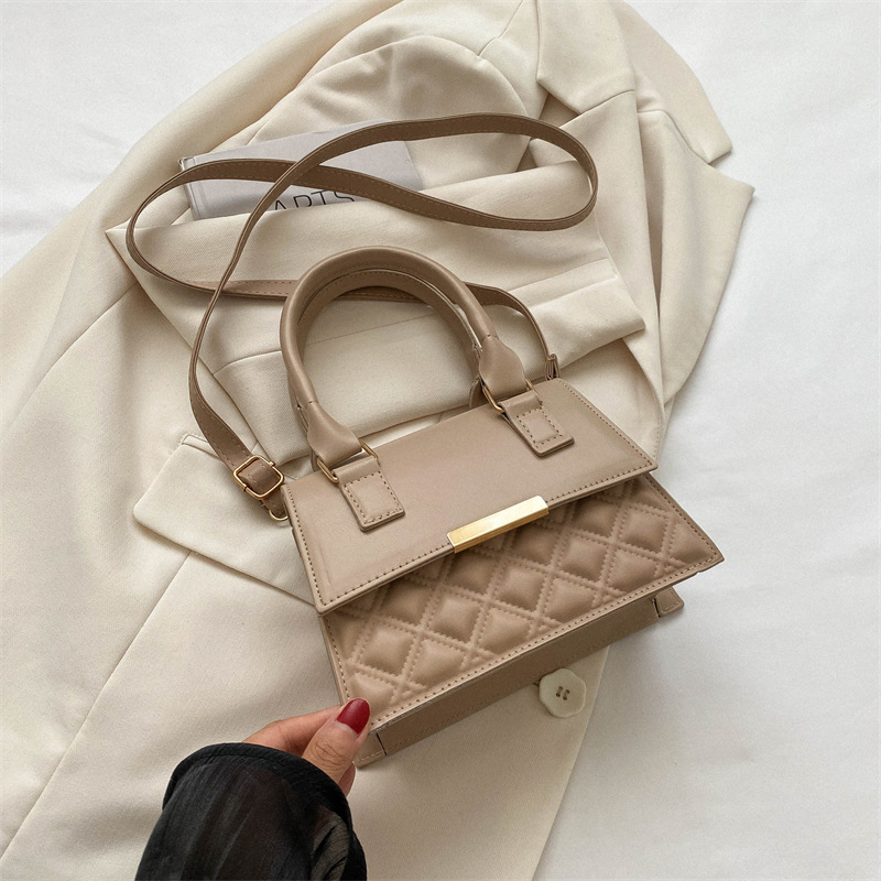 Diseño francés sentido nicho bolsa de moda de las mujeres ins textura de moda portátil cuadrado pequeño bolso personalizado bolsa de mensajero