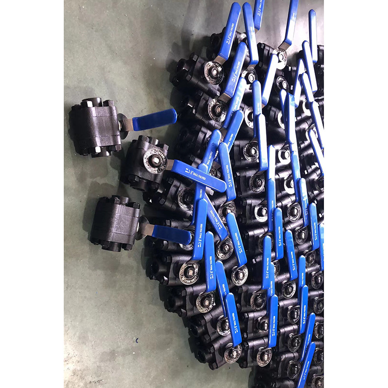 Q11F-800LB三片式锻造高压球阀内螺纹防火防静电防飞出高压软密封