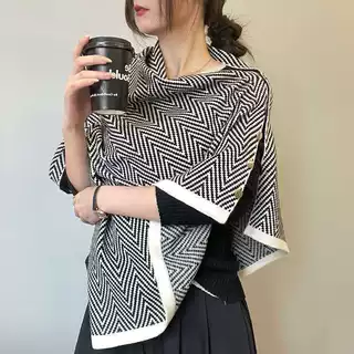 韩版条纹纽扣夏围巾披肩两用秋冬季加厚保暖月子披肩女空调房斗篷