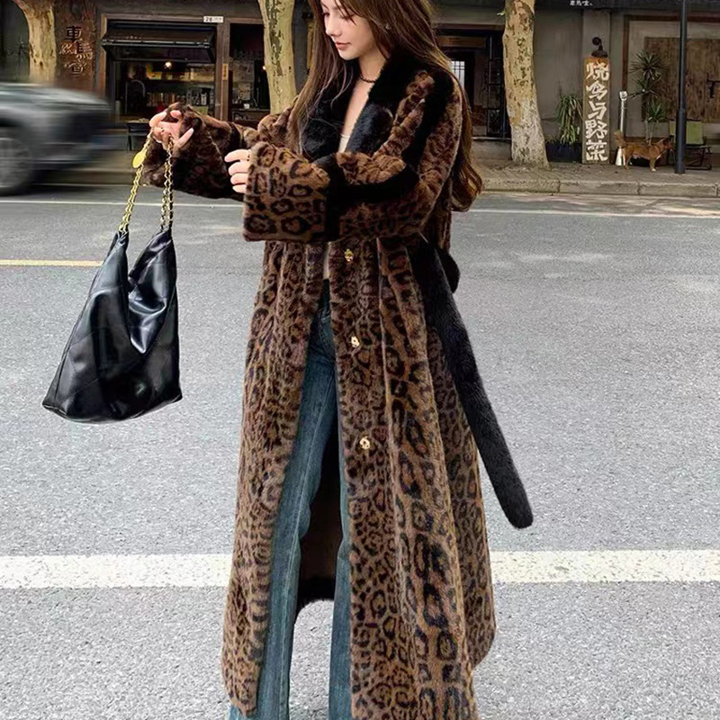 西服领豹纹皮草外套街头皮毛一体大衣女2025冬季新款豹纹夹黑皮草|undefined