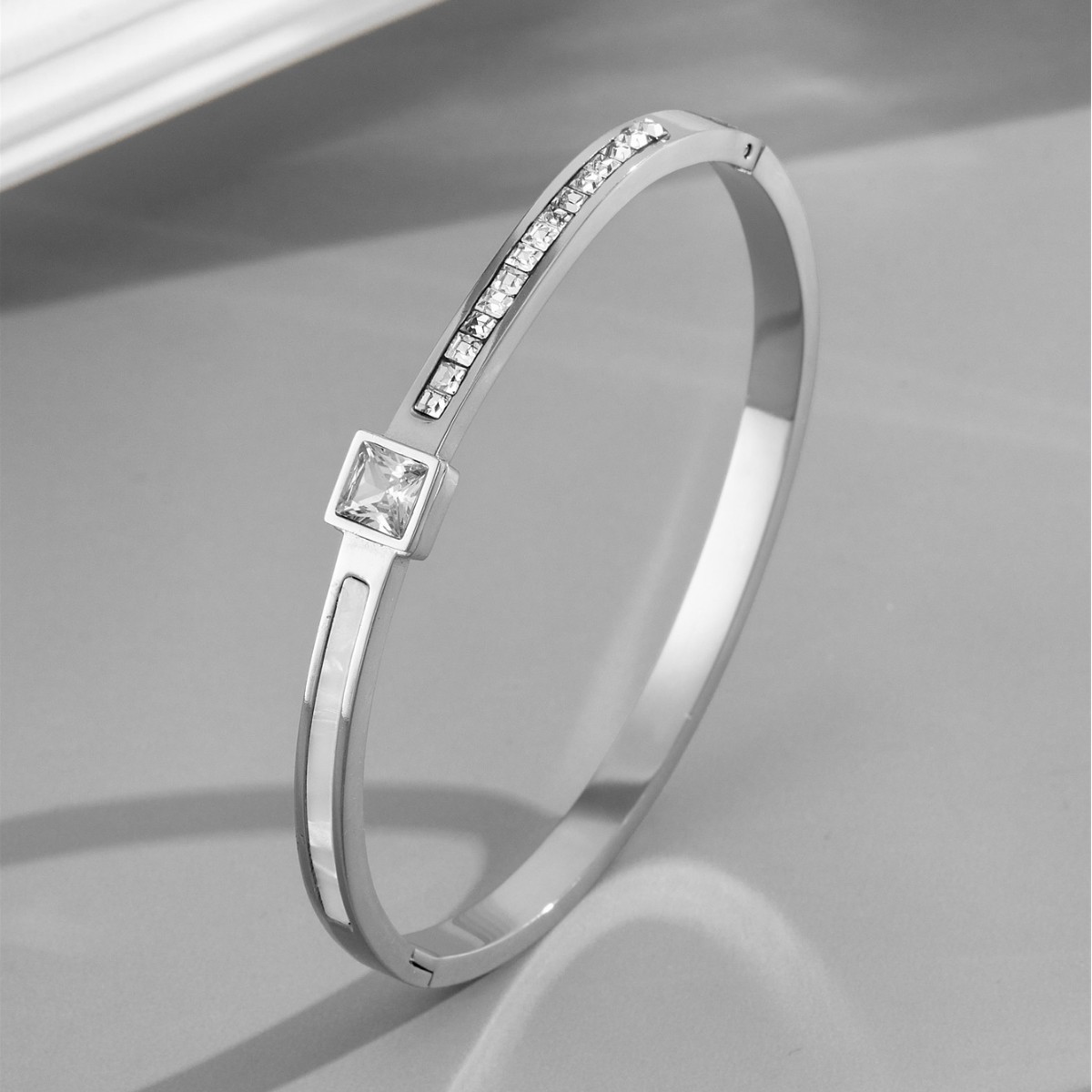 Brazalete de diamante cuadrado de acero de titanio de oro de 18 quilates lujoso ligero ins nicho de diseño de alto nivel de joyería de pulseras rojas exquisitas de Europa y América