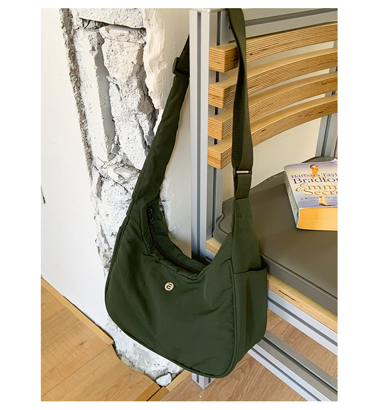 Small handbag, women's underarm bag, fashionable and casual single-shoulder bag, crossbody bag, 2025 new style for work and commuting, stylish solid color bag undefined