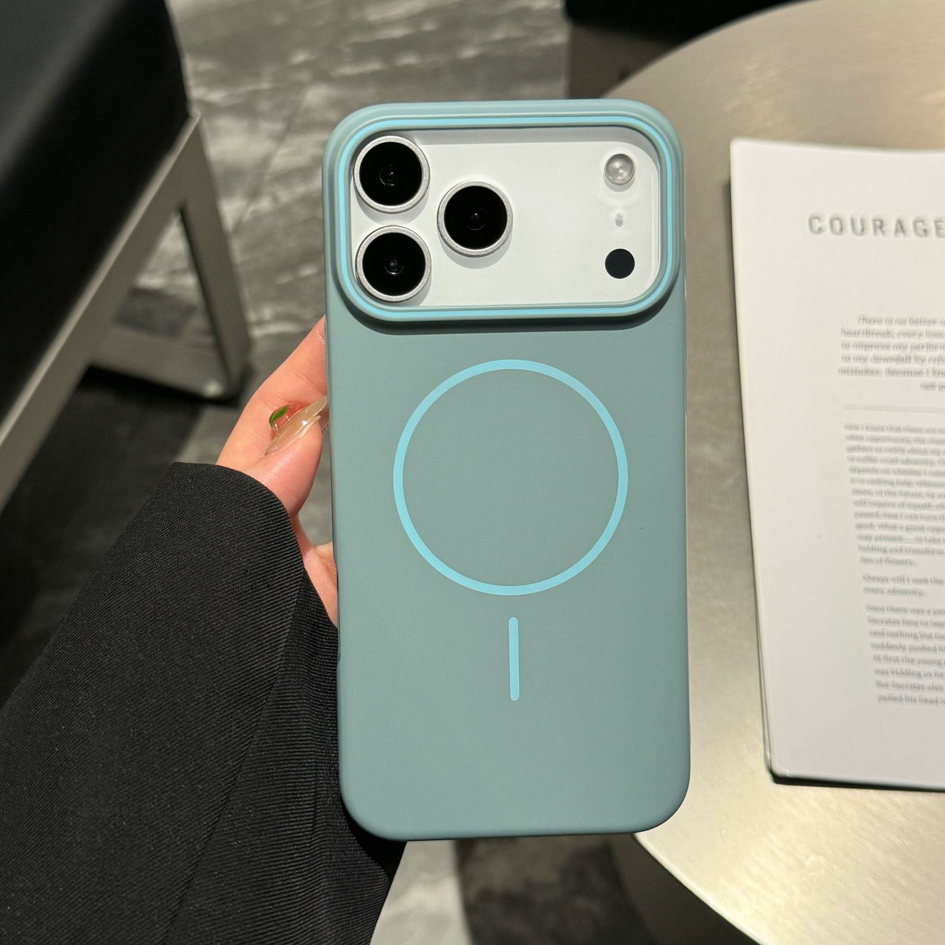 Aplicable para iphone17PROMAX succión magnética Apple 16 estilo macarón ultra delgada sensación de piel esmerilado caso de PC