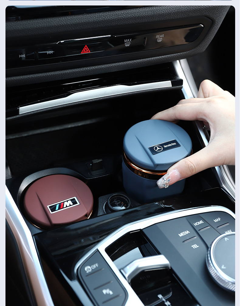Cross-border car ashtray creative with cover automatic car advanced sense artifact car supplies do not drop anti-fly