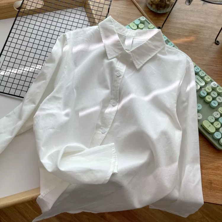 Японская рубашка в стиле ретро однотонного цвета с длинными рукавами для женщин, с обычными плечами, стройнящая фигуру, универсальная, повседневная, омолаживающая, рубашка для ношения под одеждой, новый осенний модный стиль