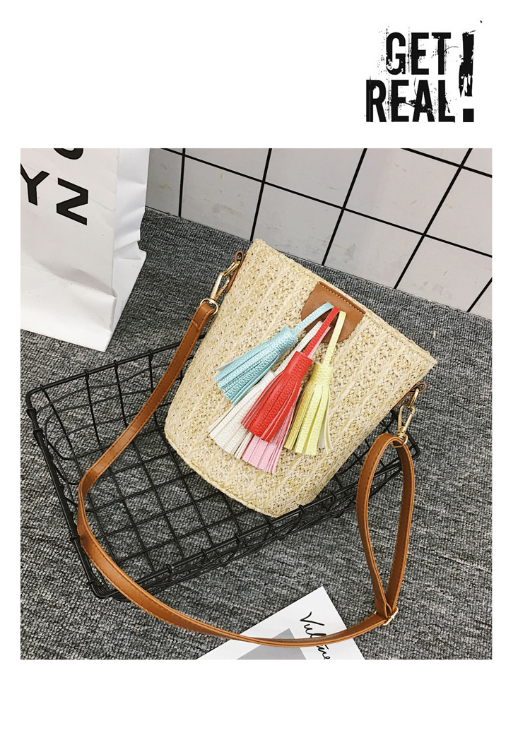 Women's Medium Braid Solid Color Vacation Beach Tassel Weave String Crossbody Bag display picture 17