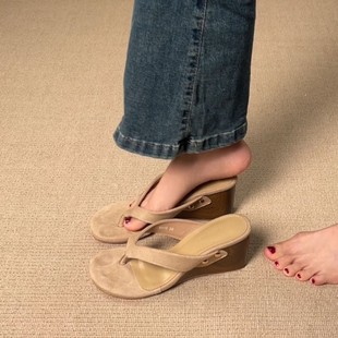 2025 Summer Outer Wear for Small People, Thick-Soled Flip-Flops, Beach Vacation Style Flip-Flops, High-Heeled Sandals