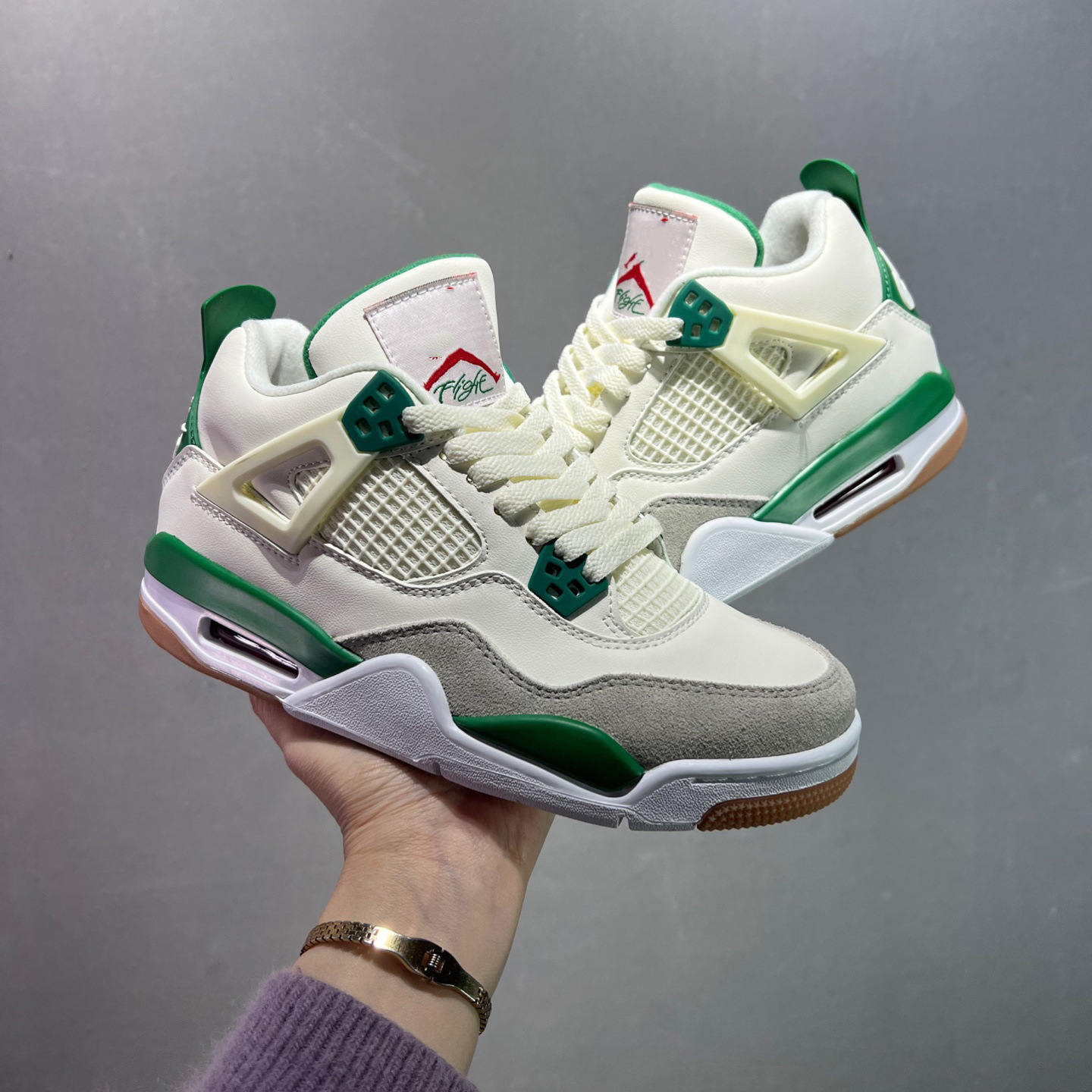 Visión alta aj4 zapatos de baloncesto de cuero gris de seda para hombres zapatos deportivos casuales con almohadilla de aire de fondo grueso para mujeres Kaws nocturario