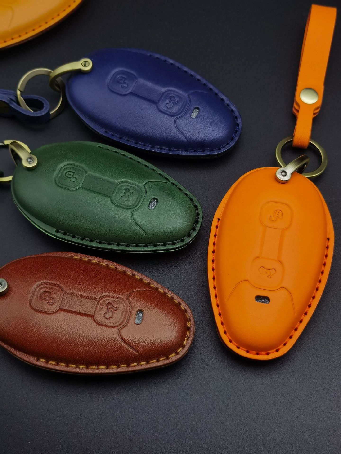 Suitable for new vespa Vespa keychain cowhide hand GTS300 leather key set remote control case