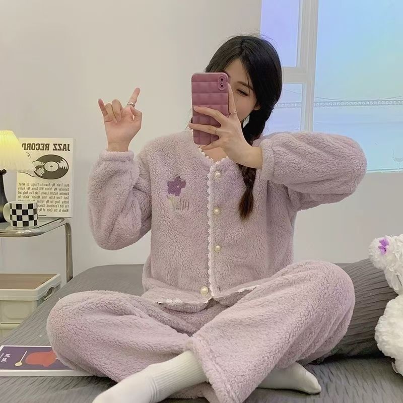 Cross-Border Cute Plus Velvet Thickened Coral Velvet Pajamas for Women Medium Thick Winter Pajamas Autumn Round Neck Sweet and Good-Looking Can Be Worn Outside