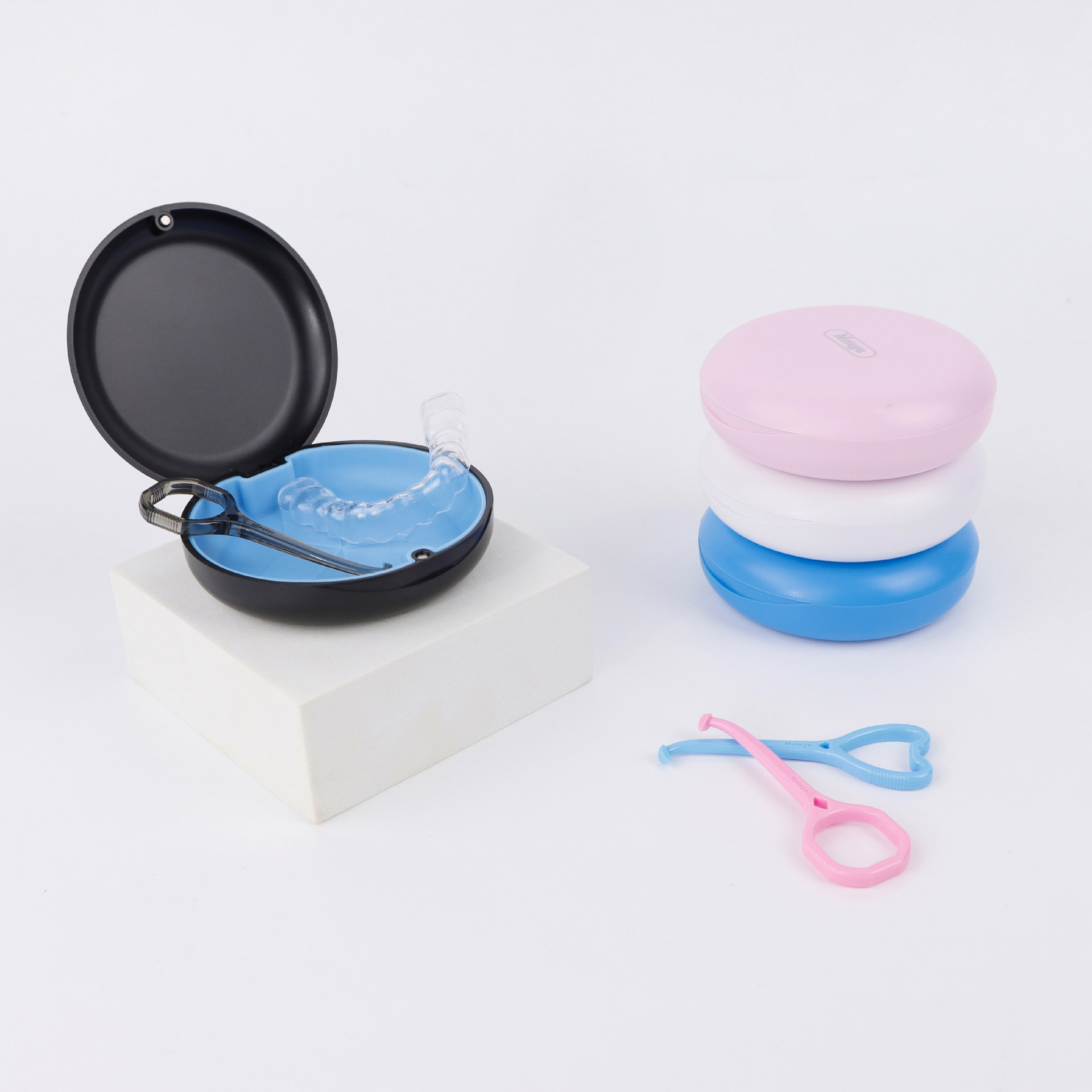 Metega magnetic braces box dustproof portable braces box compact magnetic orthodontic retainer storage box