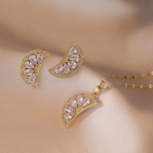 ��Ů�W�t�����ʯ�׺�С���r���¿��OӋ�е������|���b����