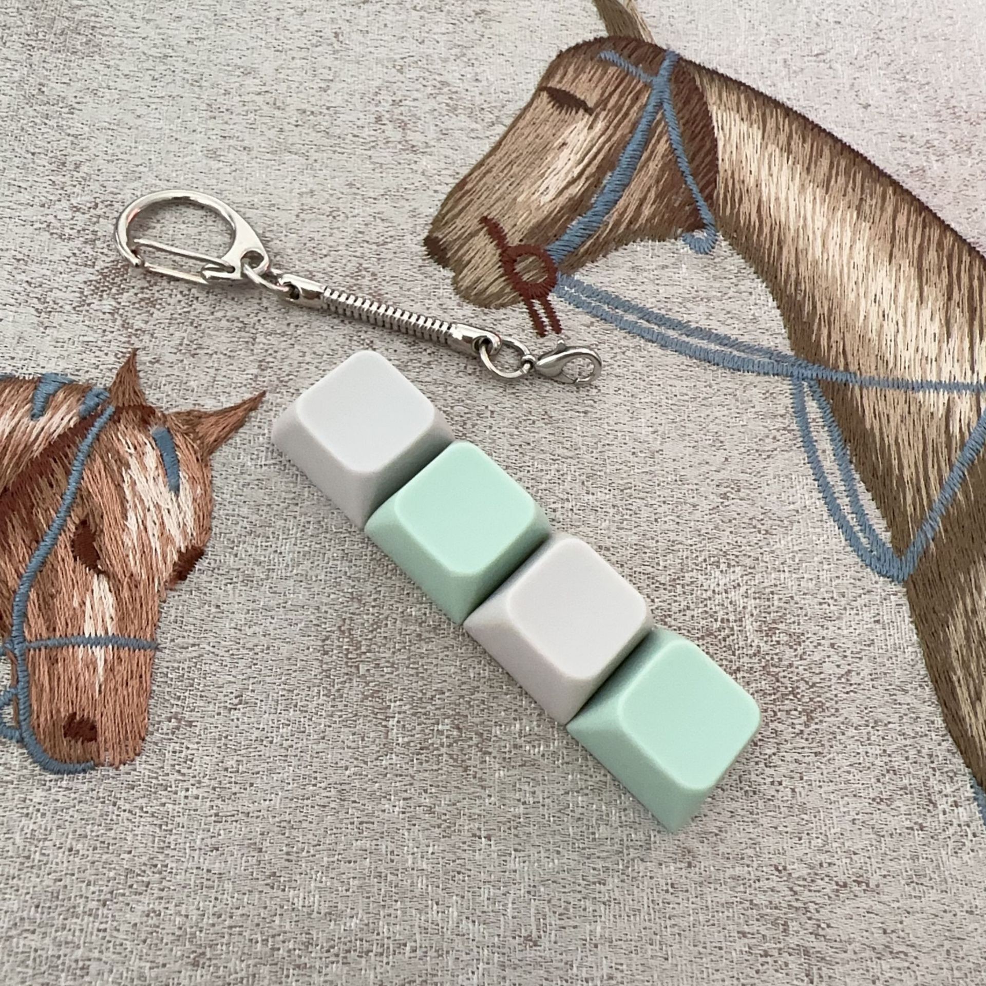 Four-button transparent shell-light gray