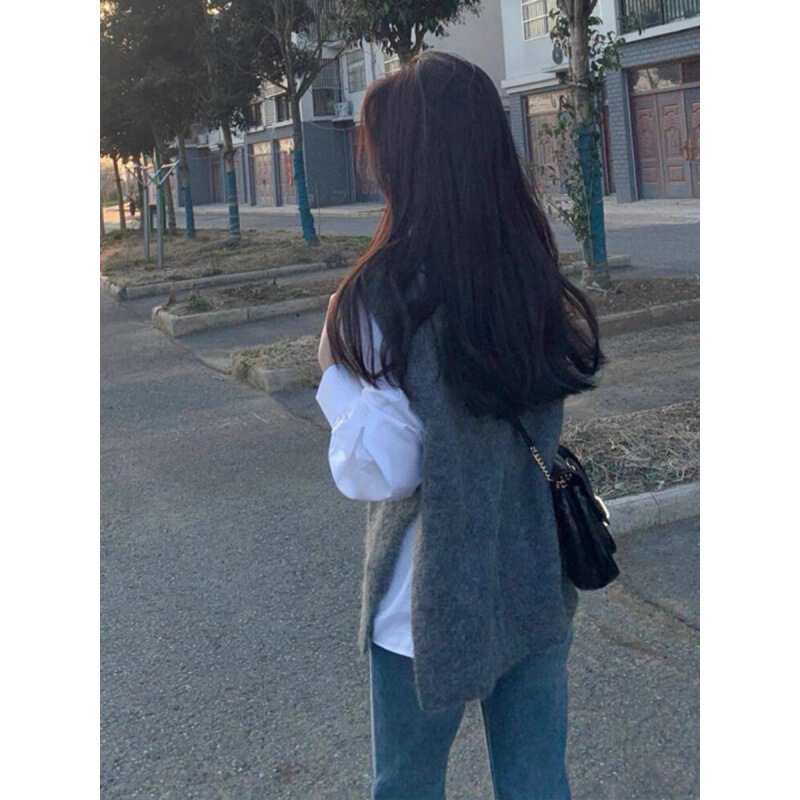 Early spring tea department wear a set of women's 2024 new sleeveless knitted vest with white shirt two-piece suit