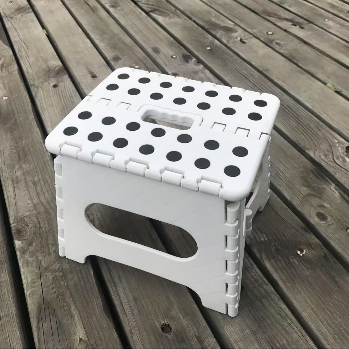 Exportación de taburetes plegables de plástico grueso para niños taburetes portátiles para interiores y exteriores taburetes portátiles antideslizantes