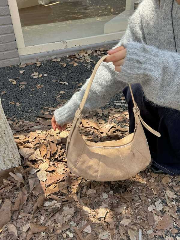 麂皮质感腋下包包女2025早秋款日常百搭休闲单肩斜挎包饺子包时尚|undefined
